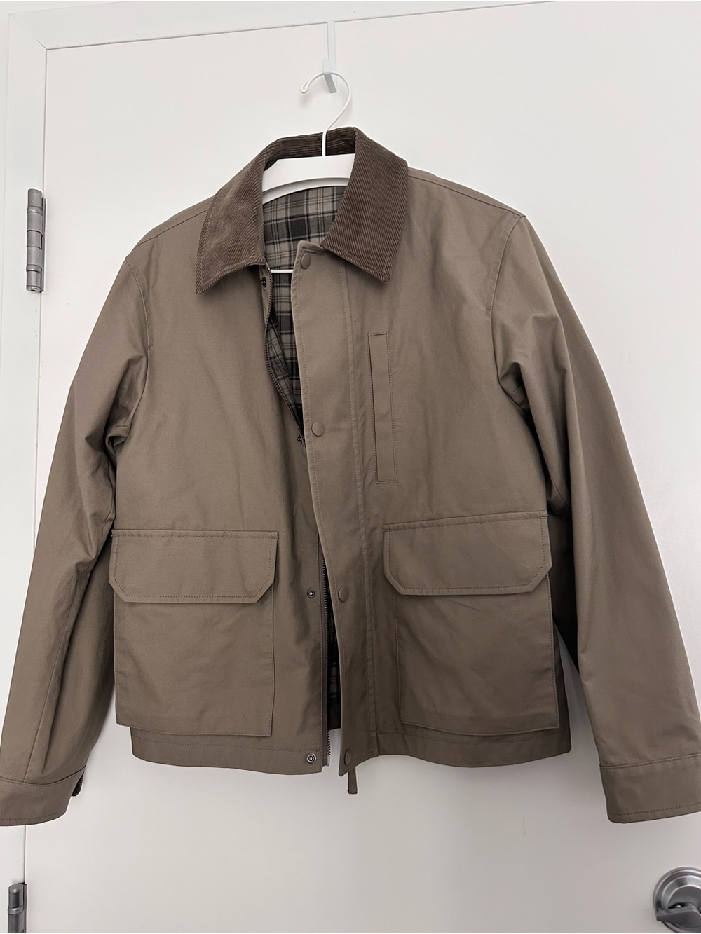 Uniqlo Unisex Barn Field Jacket in Taupe with Corduroy Collar